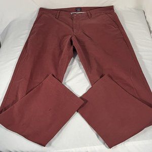 UNTUCKit Relaxed Fit Straight Leg Chino Maroon Red Pants Sz 36x32 Mens